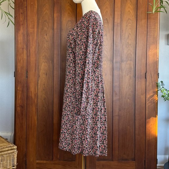 Old Navy Floral-Print Fit & Flare Smocked-Back Dress - Large - Picture 5 of 7